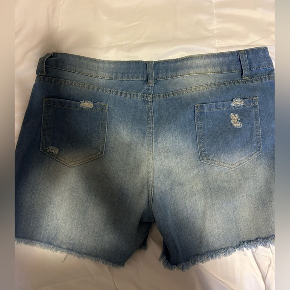 Distressed Denim Women Shorts - Picture 3 of 4